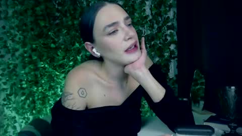 Miss Ivy online show from 12/29/24, 04:40