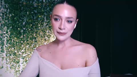 Miss Ivy online show from 02/01/25, 04:33