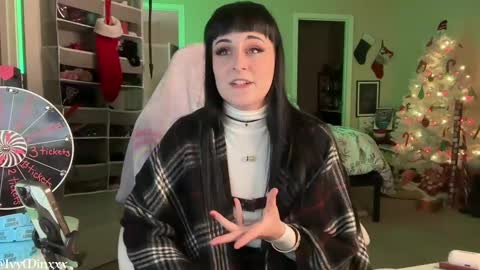 Snapshot of ivyminxxx chatting on 12/15/24, 05:56 Ivy Minxxx online show from 12/15/24, 05:56