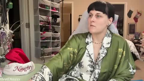 Snapshot of ivyminxxx chatting on 12/25/24, 10:16 Ivy Minxxx online show from 12/25/24, 10:16