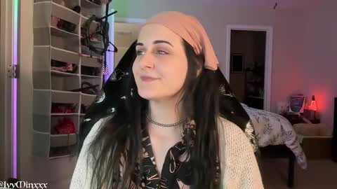 Snapshot of ivyminxxx chatting on 02/19/25, 01:29 Ivy Minxxx online show from 02/19/25, 01:29