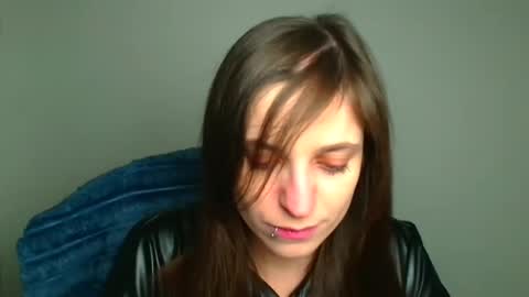 Ivy online show from 04/03/26, 12:14