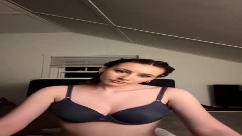 ivyrose67 online show from 05/20/26, 05:57