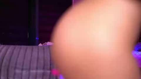 Snapshot of ivyrowa chatting on 02/14/25, 07:33 IvyRowa online show from 02/14/25, 07:33