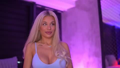 IvyRowa online show from 09/17/25, 06:09