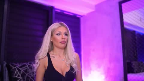 Snapshot of ivyrowa chatting on 10/01/25, 06:03 IvyRowa online show from 10/01/25, 06:03