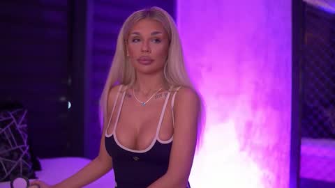 Snapshot of ivyrowa chatting on 10/09/25, 06:06 IvyRowa online show from 10/09/25, 06:06