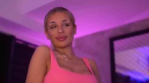 Snapshot of ivyrowa chatting on 11/07/25, 06:52 IvyRowa online show from 11/07/25, 06:52