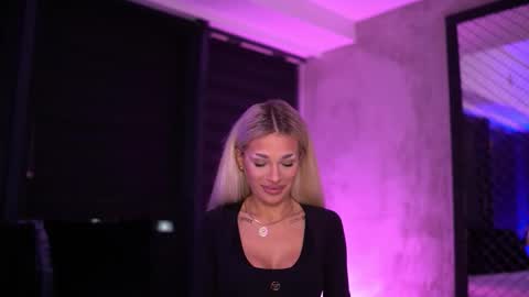 Snapshot of ivyrowa chatting on 11/09/25, 06:06 IvyRowa online show from 11/09/25, 06:06