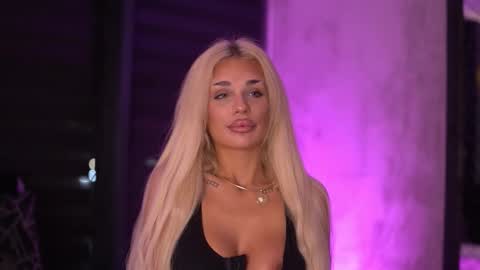 IvyRowa online show from 12/22/25, 06:49