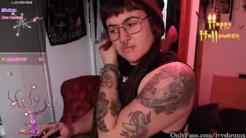 Ivy ShrumX online show from 10/16/25, 10:33