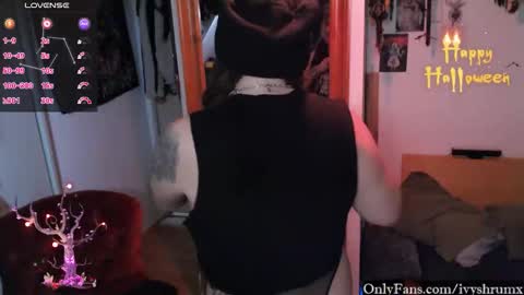 Ivy ShrumX online show from 10/19/25, 07:03