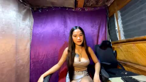 Snapshot of ivysnow07 chatting on 12/15/25, 02:16 MAI online show from 12/15/25, 02:16