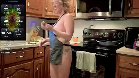 Snapshot of ivyxnyxx chatting on 11/17/25, 07:41 Ivy Nyxx online show from 11/17/25, 07:41