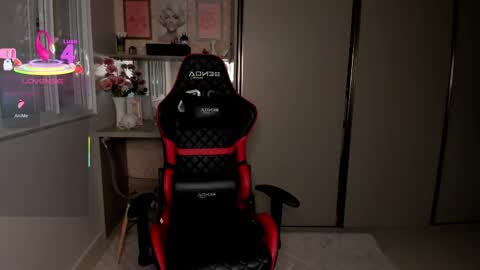 Ivvy online show from 10/17/25, 07:11