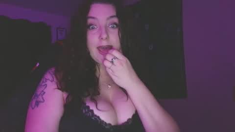 Snapshot of ivyy_sinss chatting on 12/04/25, 01:48 Amiee online show from 12/04/25, 01:48