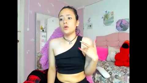 Snapshot of ivyyemerald_ chatting on 05/22/26, 12:11 IVY online show from 05/22/26, 12:11