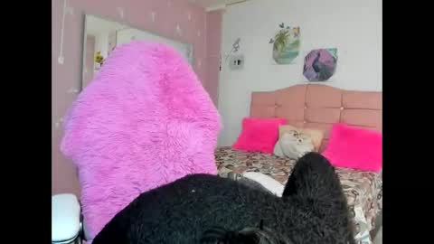 Snapshot of ivyyemerald_ chatting on 05/26/26, 12:01 IVY online show from 05/26/26, 12:01