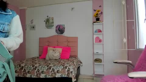 Snapshot of ivyyemerald_ chatting on 05/30/26, 12:24 IVY online show from 05/30/26, 12:24