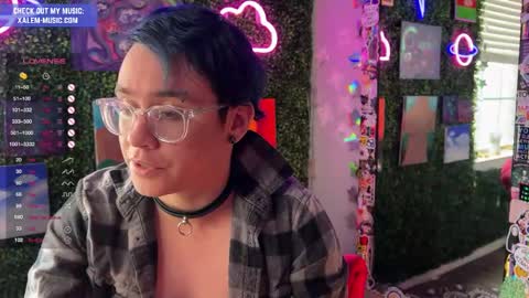 Muse hethey online show from 12/31/24, 09:06