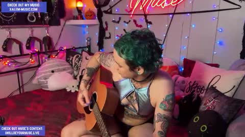 Muse hethey online show from 10/07/25, 11:57