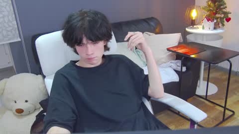 Snapshot of iwillfall_ chatting on 12/19/24, 12:34 Maxim online show from 12/19/24, 12:34