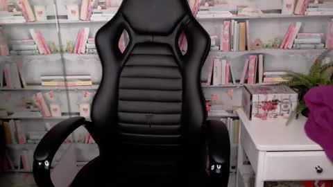 Snapshot of iwillfall_ chatting on 02/27/25, 11:48 Maxim online show from 02/27/25, 11:48