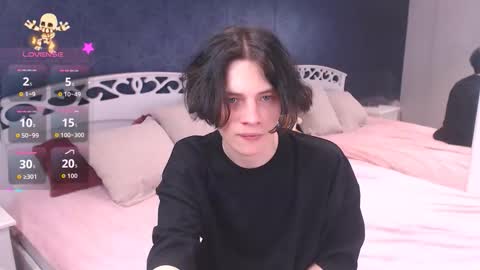 Snapshot of iwillfall_ chatting on 11/26/25, 11:33 Maxim online show from 11/26/25, 11:33