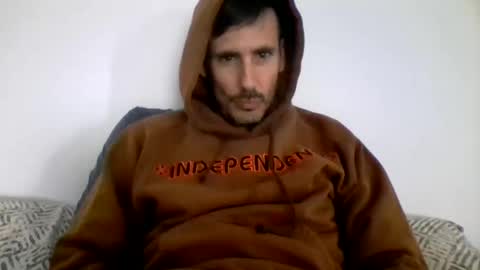 Snapshot of iyoperro chatting on 11/16/25, 02:33 Casandro online show from 11/16/25, 02:33