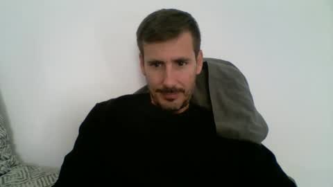 Snapshot of iyoperro chatting on 11/18/25, 10:41 Casandro online show from 11/18/25, 10:41