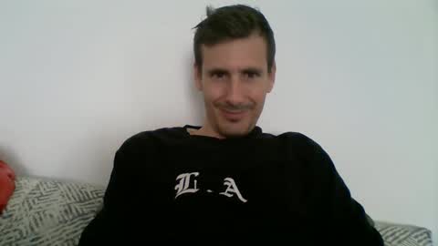 Snapshot of iyoperro chatting on 12/03/25, 09:29 Casandro online show from 12/03/25, 09:29