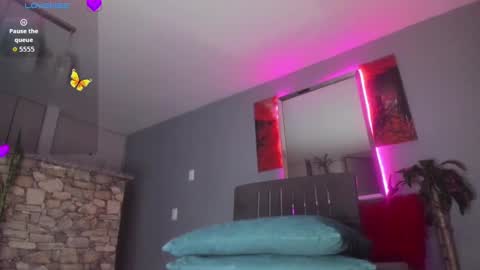 Snapshot of izamarqueen chatting on 09/12/25, 01:17 izamar online show from 09/12/25, 01:17