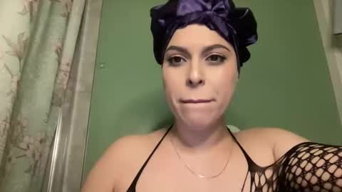 Snapshot of izcah_g chatting on 01/26/25, 02:56 Izcah online show from 01/26/25, 02:56