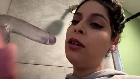 Snapshot of izcah_g chatting on 01/31/25, 05:53 Izcah online show from 01/31/25, 05:53