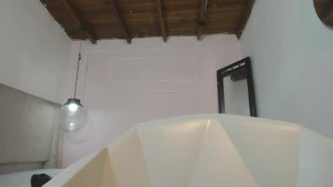 izelevans online show from 03/30/26, 12:17