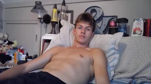 Snapshot of izzame2 chatting on 09/16/25, 10:22 Willis online show from 09/16/25, 10:22