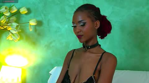 Snapshot of izzie_sugar chatting on 10/18/25, 07:14 Sugar Babe online show from 10/18/25, 07:14