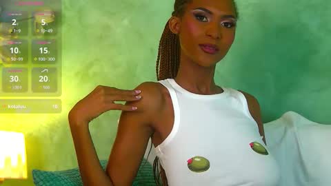 Snapshot of izzie_sugar chatting on 10/29/25, 08:10 Sugar Babe online show from 10/29/25, 08:10