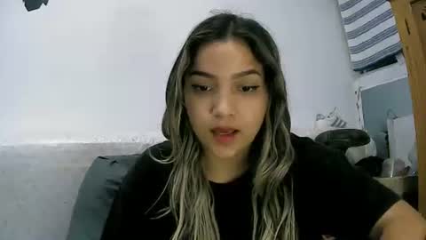 izzy_32 online show from 04/04/26, 02:10