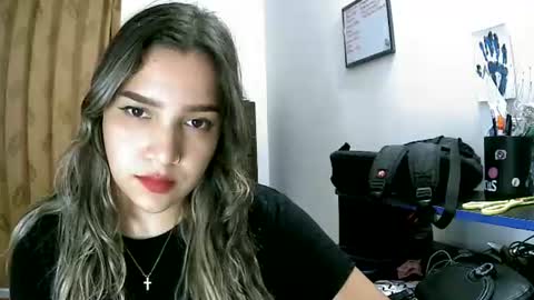 Snapshot of izzy_32 chatting on 06/14/26, 11:40 izzy_32 online show from 06/14/26, 11:40