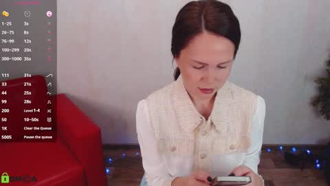 Queen of nylon  Victoria online show from 12/22/25, 05:04