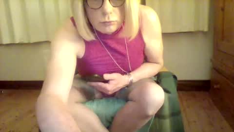 izzy_mchoney online show from 05/15/26, 11:45