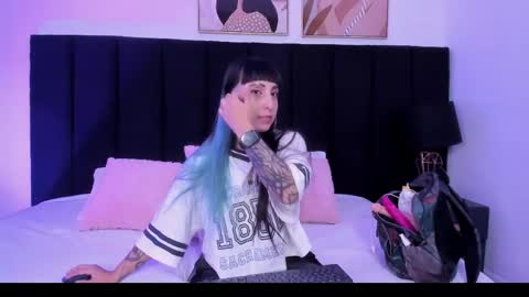 Izzy moon online show from 06/05/26, 11:49
