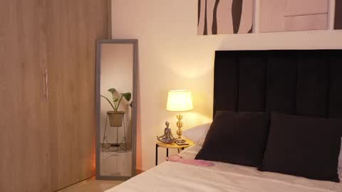 Izzy vega  online show from 04/01/26, 12:44