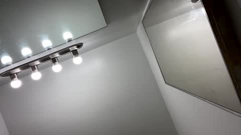 Snapshot of j0nnyk1ng chatting on 09/12/25, 11:48 Mugen online show from 09/12/25, 11:48