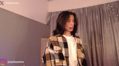 Snapshot of j_a_x_x_x_o_n chatting on 04/30/26, 02:34 Hey im Jaxxxon check my info online show from 04/30/26, 02:34