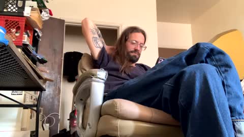 Snapshot of j_boogie_mane chatting on 12/01/24, 07:36 j boogie online show from 12/01/24, 07:36