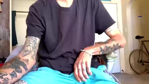 Snapshot of j_boogie_mane chatting on 10/12/25, 05:01 j boogie online show from 10/12/25, 05:01