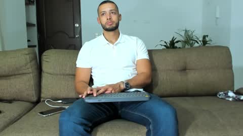 Snapshot of j_calix chatting on 01/01/25, 01:47 Calix Independient model Insta and twt Calixsnake online show from 01/01/25, 01:47