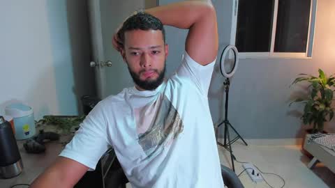 Calix  Independient model Insta and twt Calixsnake online show from 04/13/26, 11:54